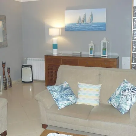Splendid Villa Very Close To The Sea