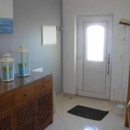 Splendid Villa Very Close To The Sea