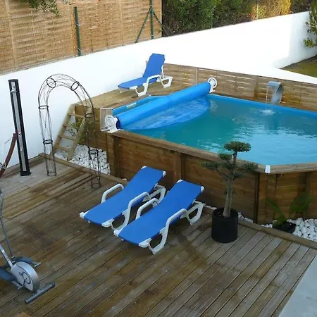 Splendid Villa Very Close To The Sea